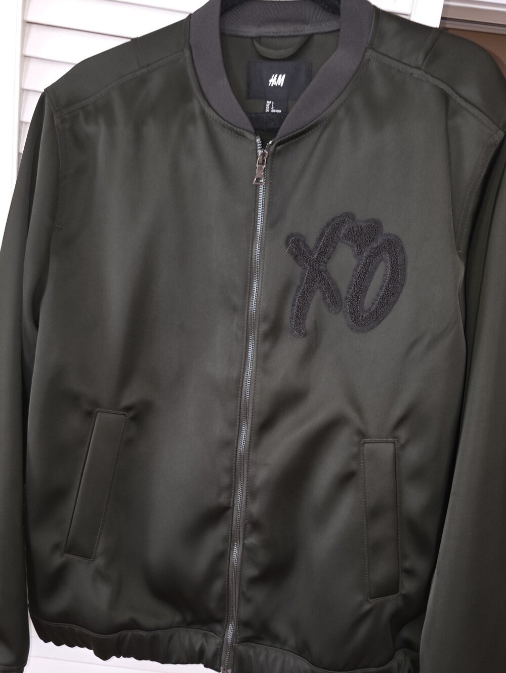 H&M Men’s Satin Bomber Jacket Dark Olive Black XO Embroidered – Size L